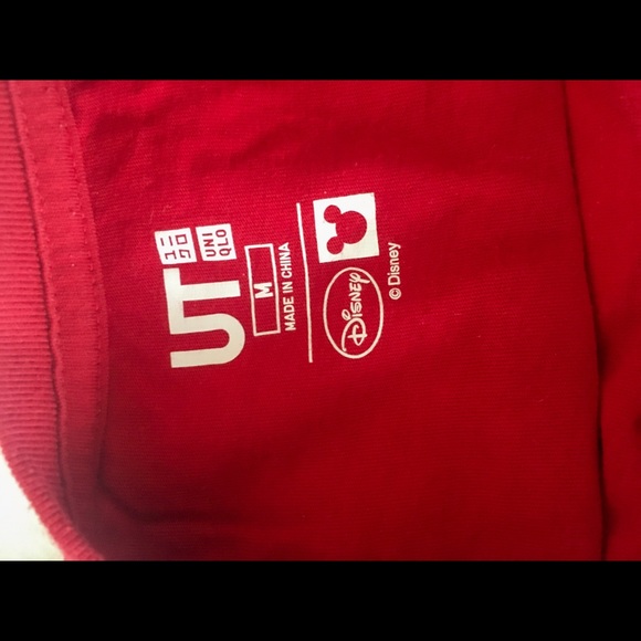 Disney UniQlo Mickey Mouse T shirt men’s - Picture 2 of 3